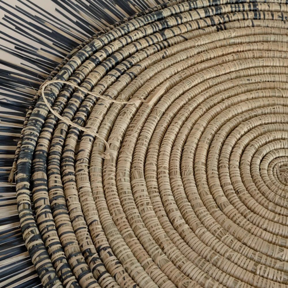 Sun Circles brown Malawi 120 cm diam.