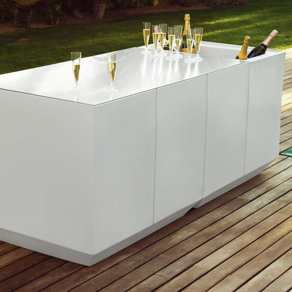 Vela Counter Bar